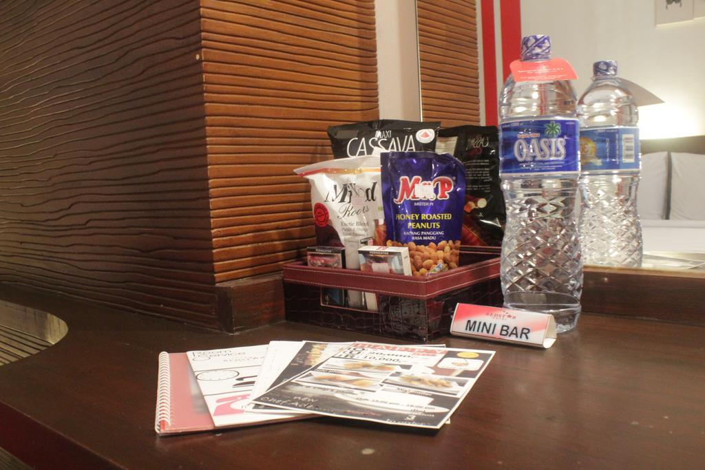 Redstar Hotel ג'קרטה מראה חיצוני תמונה