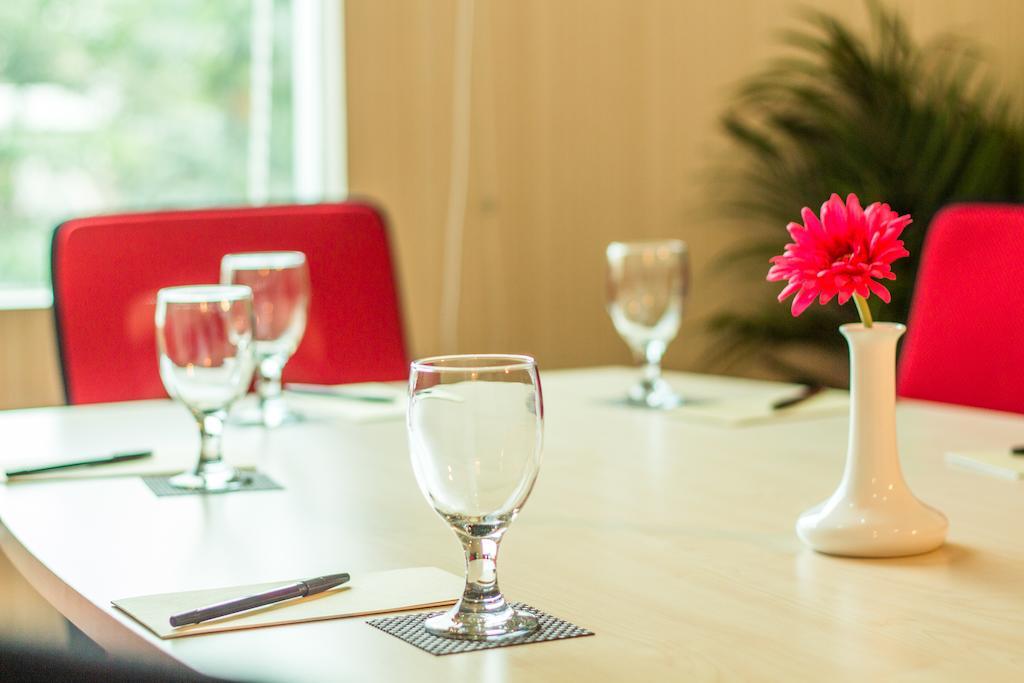 Redstar Hotel ג'קרטה מראה חיצוני תמונה