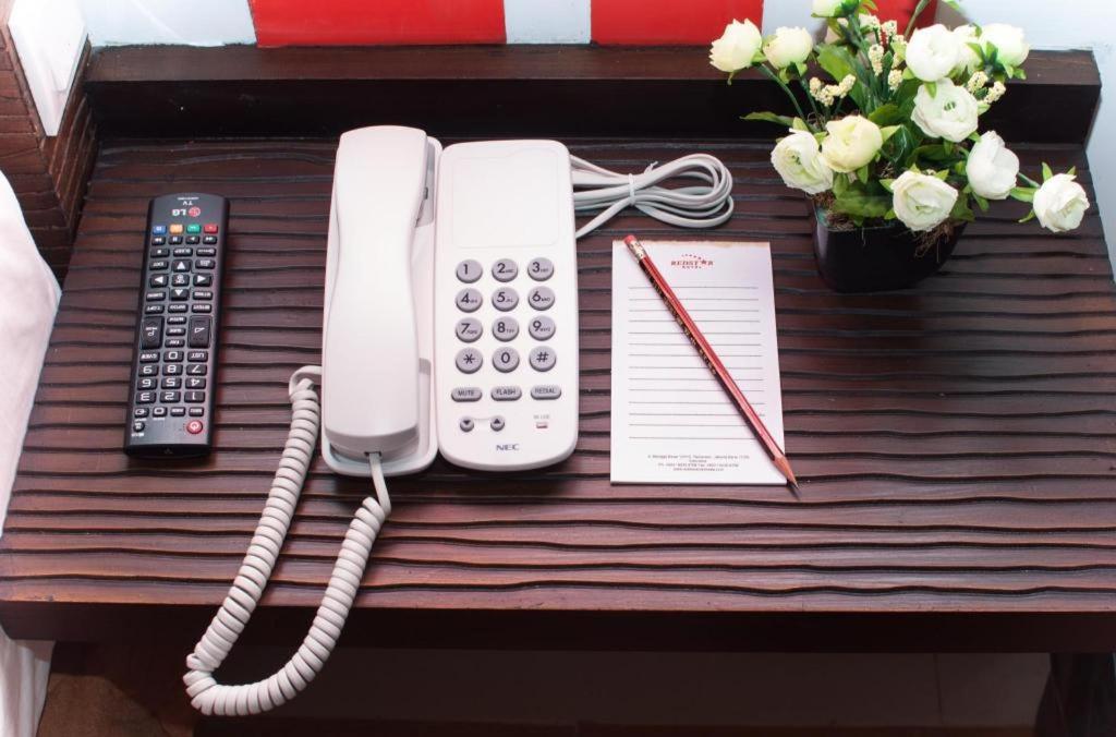 Redstar Hotel ג'קרטה מראה חיצוני תמונה