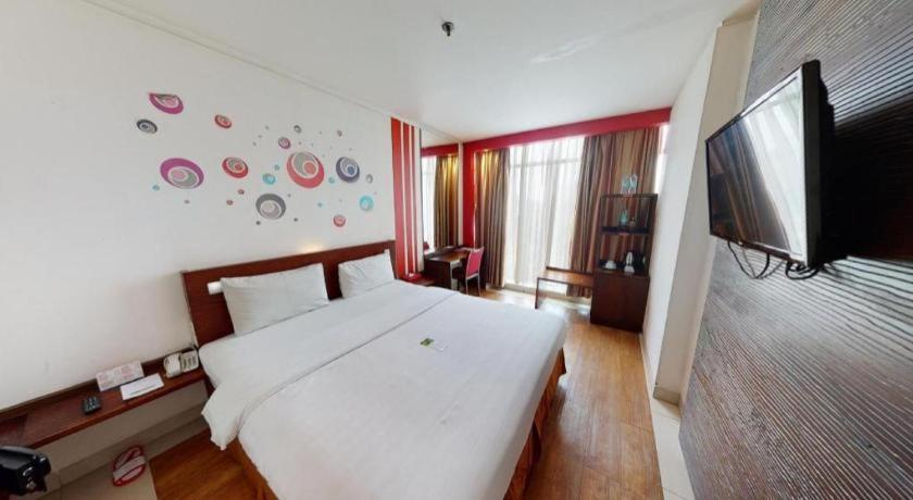 Redstar Hotel ג'קרטה מראה חיצוני תמונה